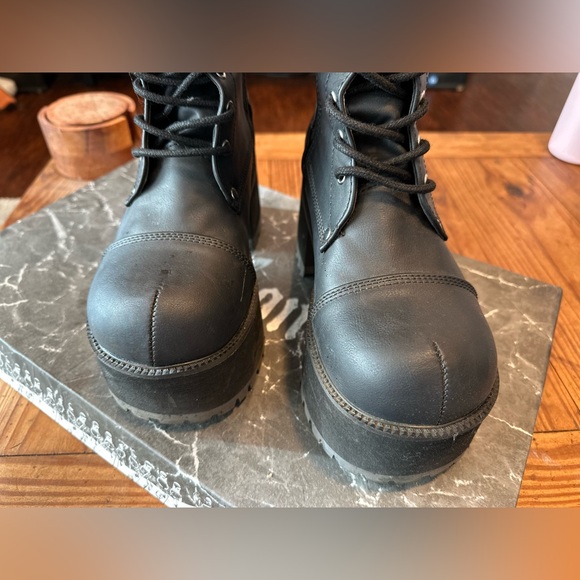 Demonia Ranger 302 - Picture 6 of 10